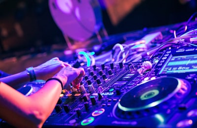 USB音频接口技术升级 高采样率成为专业录音新标准